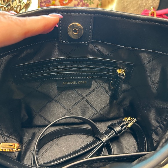Michael Kors Maeve Tote Crossbody So Nice! - Picture 3 of 10